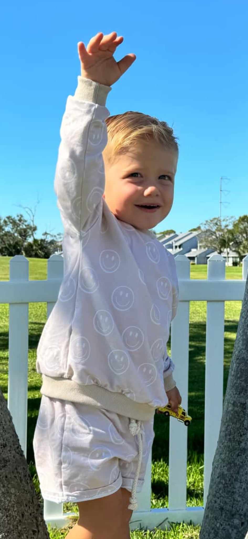 Neutral Smiley | Crewneck Sweatshirt Short Set