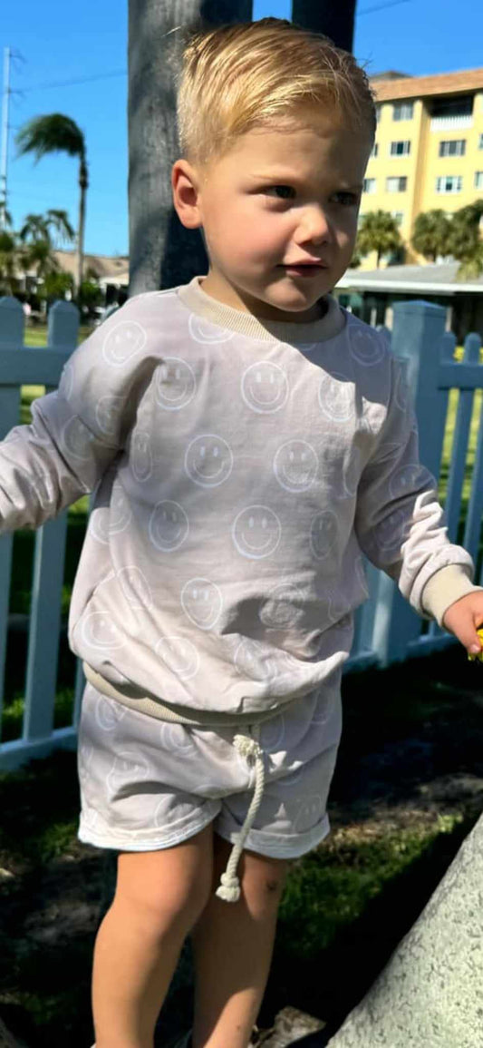 Neutral Smiley | Crewneck Sweatshirt Short Set