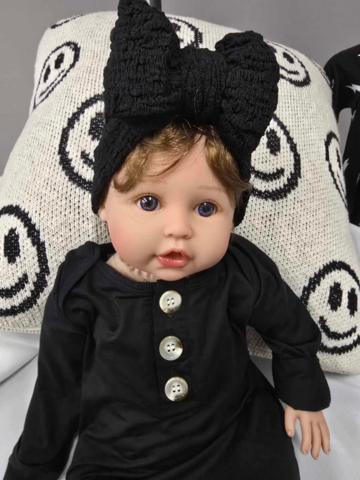 GENDER-NEUTRAL GOWN